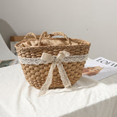 Sac de paille en dentelle avec nœud féerique pour vacances à la mer et plage